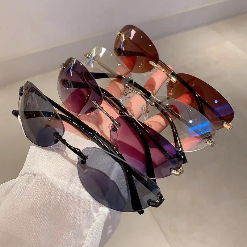 New Luxury  Designer Small Frame Cat Eye Sunglasses Women Vintage Fashion Sun Glasses Popular Punk Ladies Shades UV400