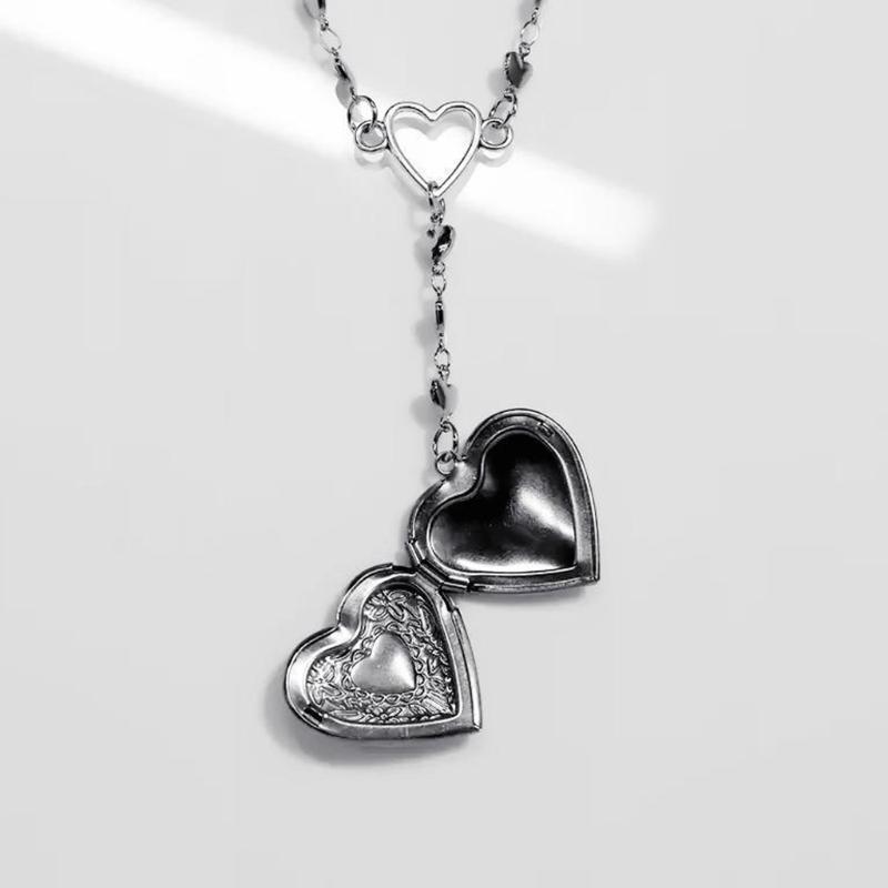 Romance Heart Shaped Locket Clavicle Chain Necklace with Delicate Locket Detail Stylish Alloy Accessory