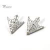 Women Collar Clip 1 Pair Vintage Shirt Clip, Hollow-Out Decoration Alloy Suit Triangle Brooch Pin for Men Metal