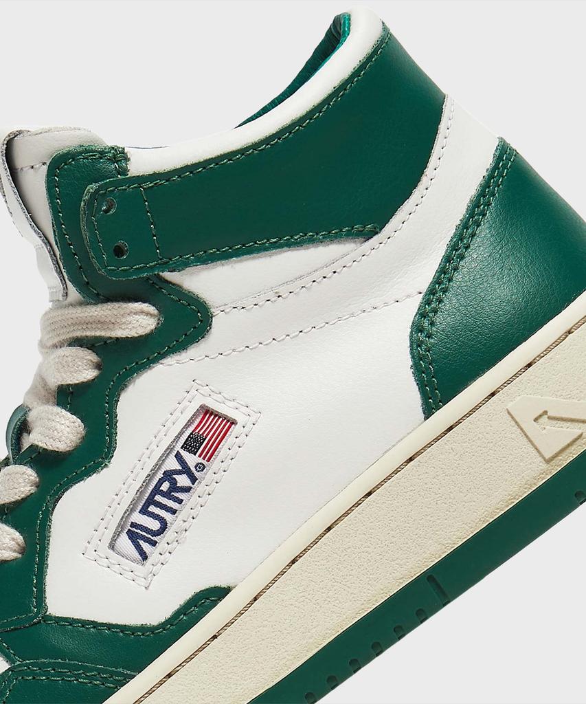 Autry Medalist Mid Cut Sneakers In Leather Green