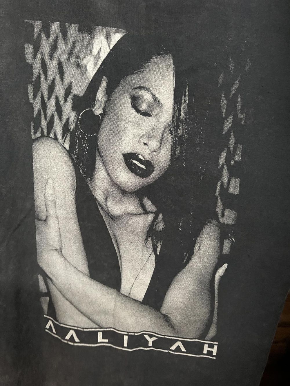 26 Aaliyah Shirt Mesh Sleeve 90s basic black Graphic T shirt Remake NH13949 Unisex T-Shirt XXL