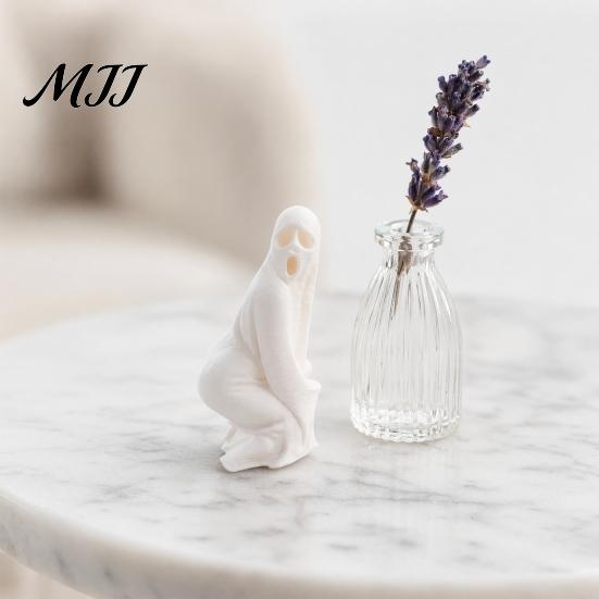 Creepy Ghost Collectible Halloween Figurine, Funny 3D Printed Scream Statue Cute for Desk, Tabletop, Mantel, Shelf, Spooky Home Decor Smooth
