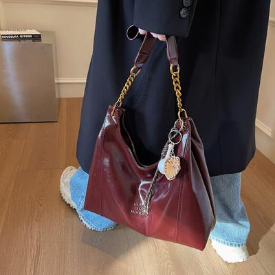 Kadın çantaları – Geniş Çantalar