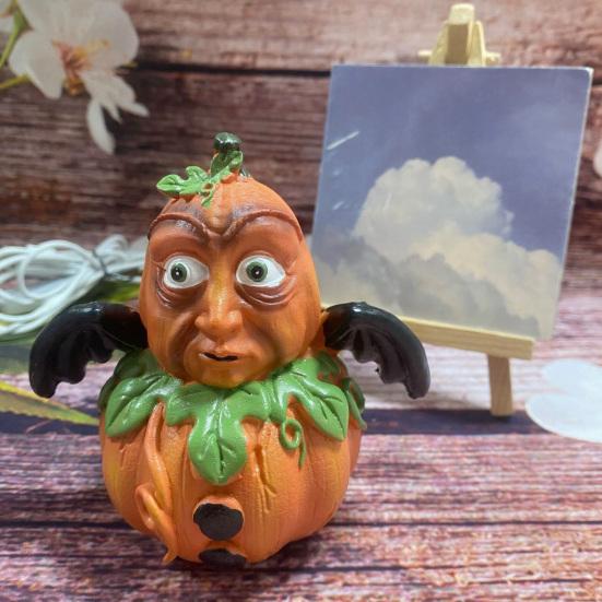 Yousheng Halloween Cartoon Kürbis Figur, Gruselige Geflügelte Besen Sichel Kürbis Harz Statue, Tischdekoration für Feiertagsparty