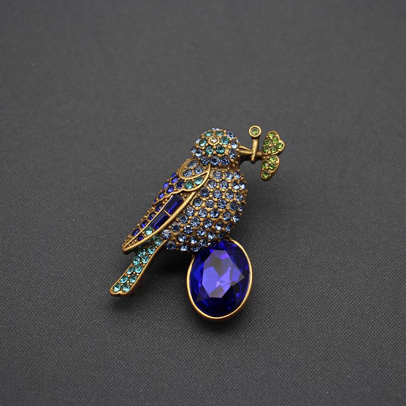 

Vintage Magpie Jewelry Set: Brooch, Earrings, Necklace with Czech Gems