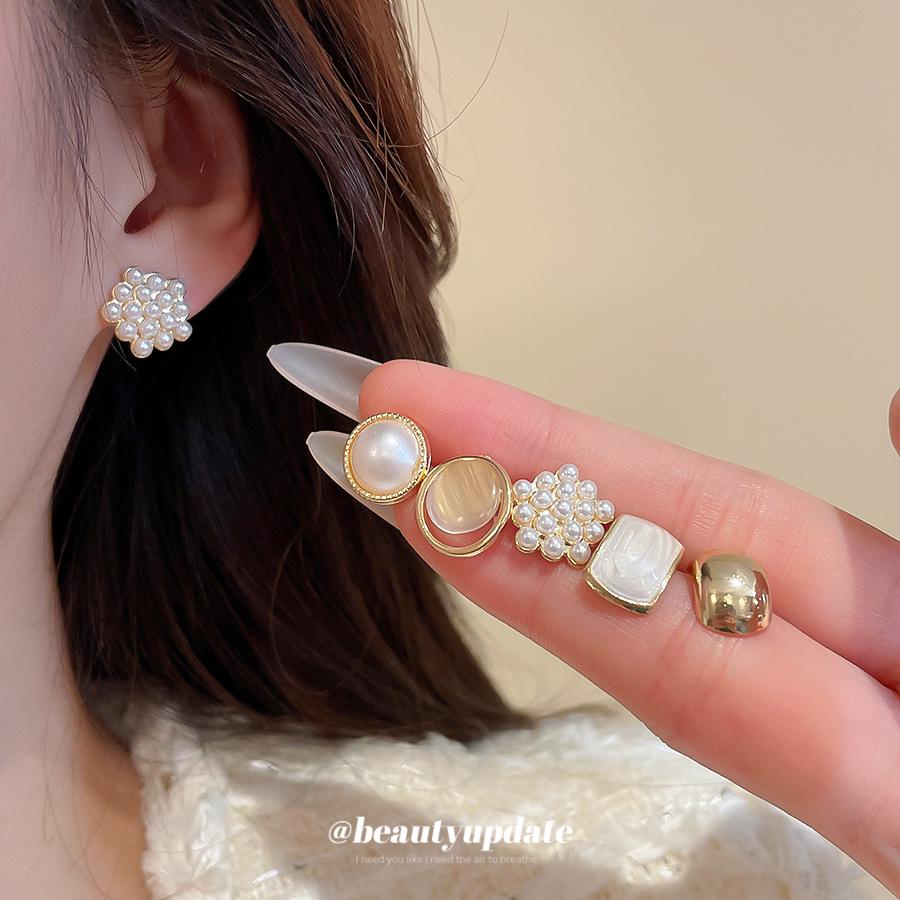 12-teiliges Vintage Set mit geometrischen Ohrsteckern aus Faux-Perlen und Silbernadel - Stilvoller, Hochwertiger Schmuck für Damen