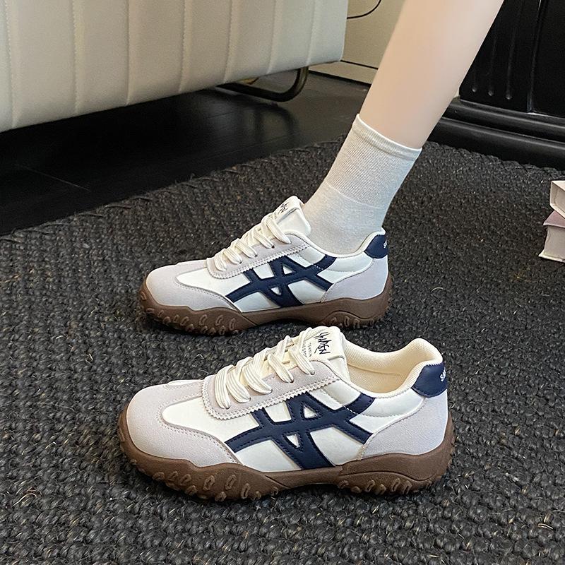 This Year's Popular Soft-soled Color Matching German Training Shoes 22 New Leather Thick-soled Casual Sports Board Shoes