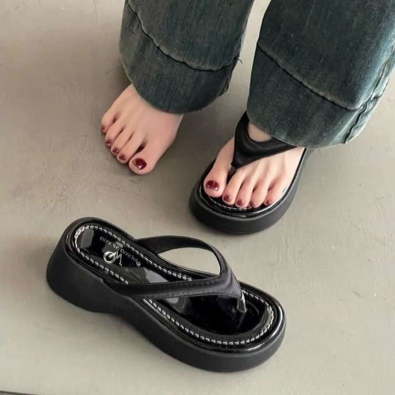 Lazy Wind Slippers Wear Women's Summer Heightening Flip-flops Thick Bottom 2025 New Fashion Versatile Toe Cool Slippers