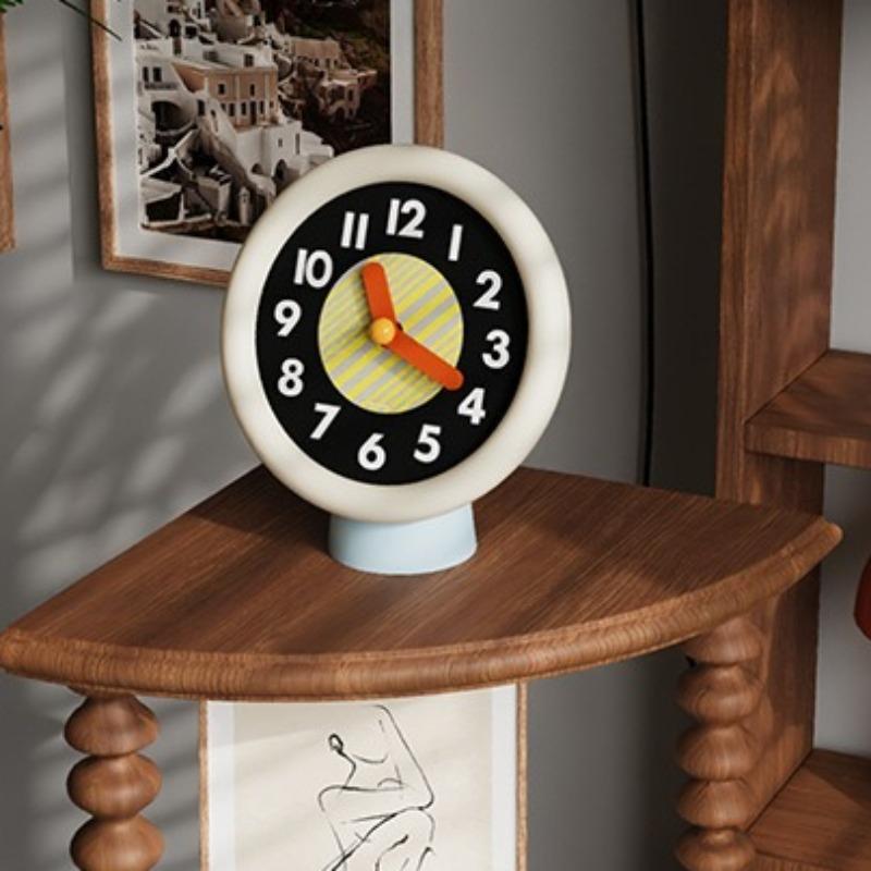 Luxury Table Clock Silent Aesthetic Desk Clocks Modern Decorative Tabletop Watch Living Room Desktop Watches Table Decorations
