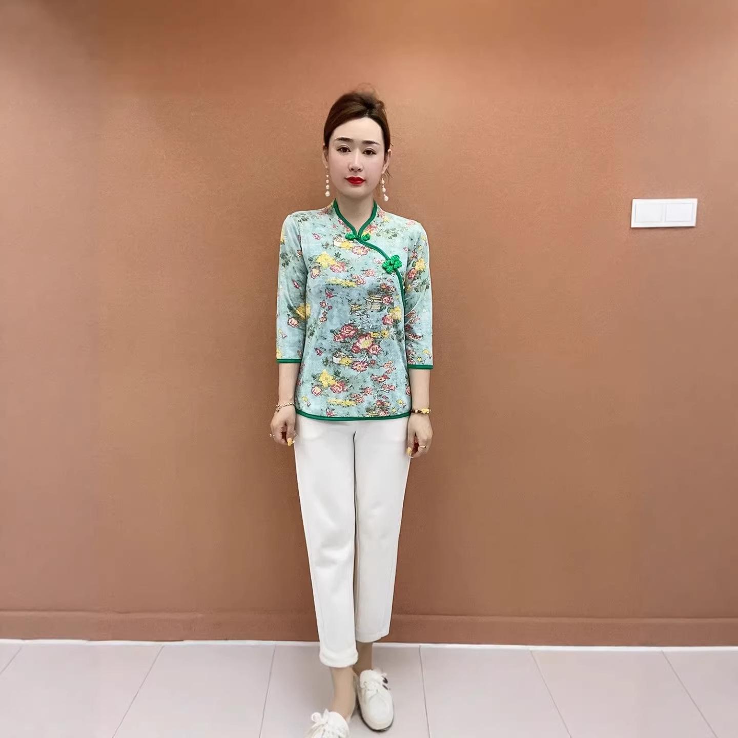 

Spring & Autumn Ethnic Style Floral Print Loose Fit Top for Seniors 5XL (recommended 145-160 kg)
