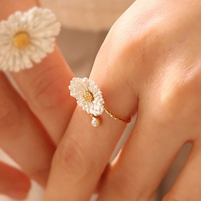 Dana Burton English Mini Daisy Ring