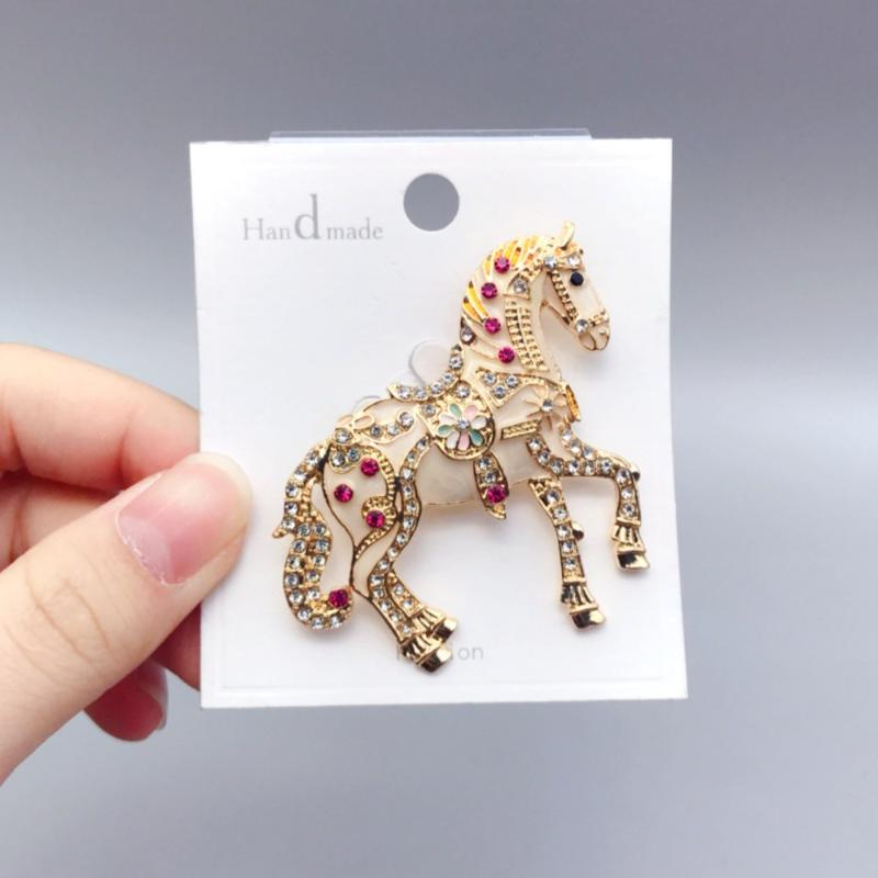 Exquisite Rhinestone Running Horse Brooches For Women Men 4-Color Enamel Animal Brooch Pins Year Of The Horse Party Jewelry Gift