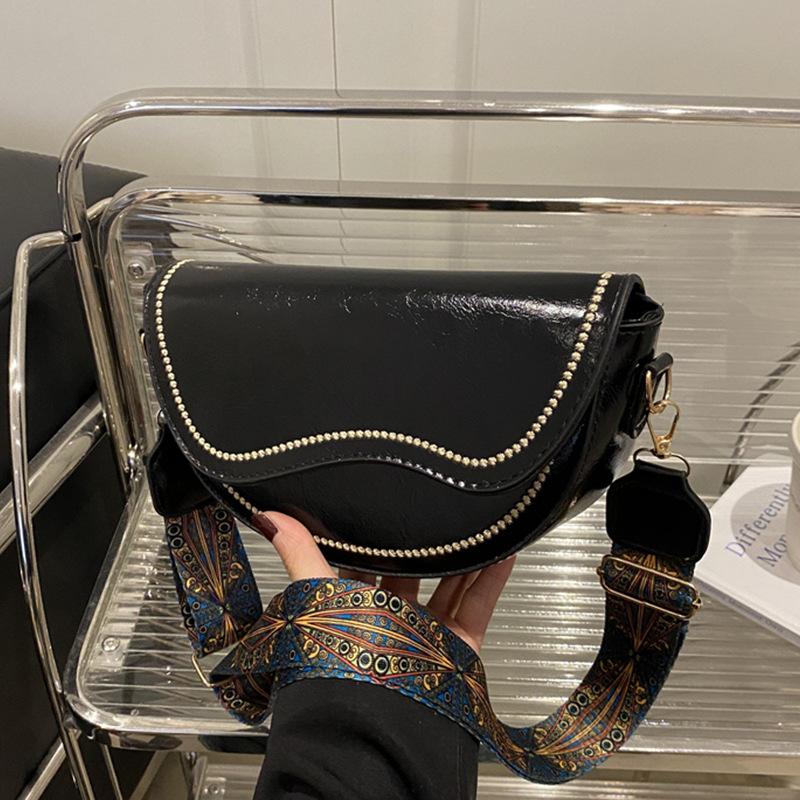 Shoulder bag women's 2025 new retro American versatile niche ins design sense oblique span bag women