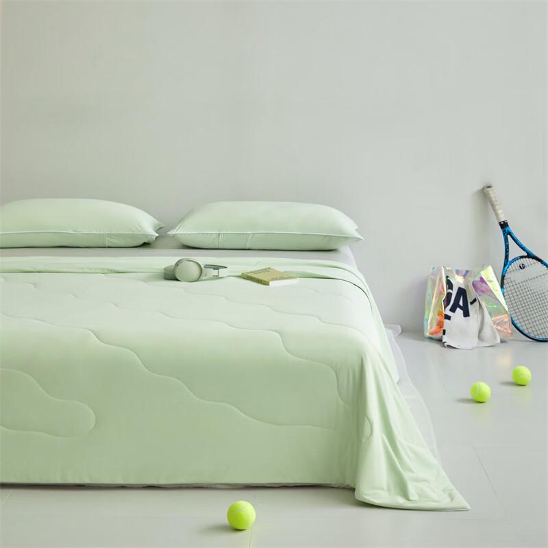 Xuan Yu Cool-Touch Summer Quilt