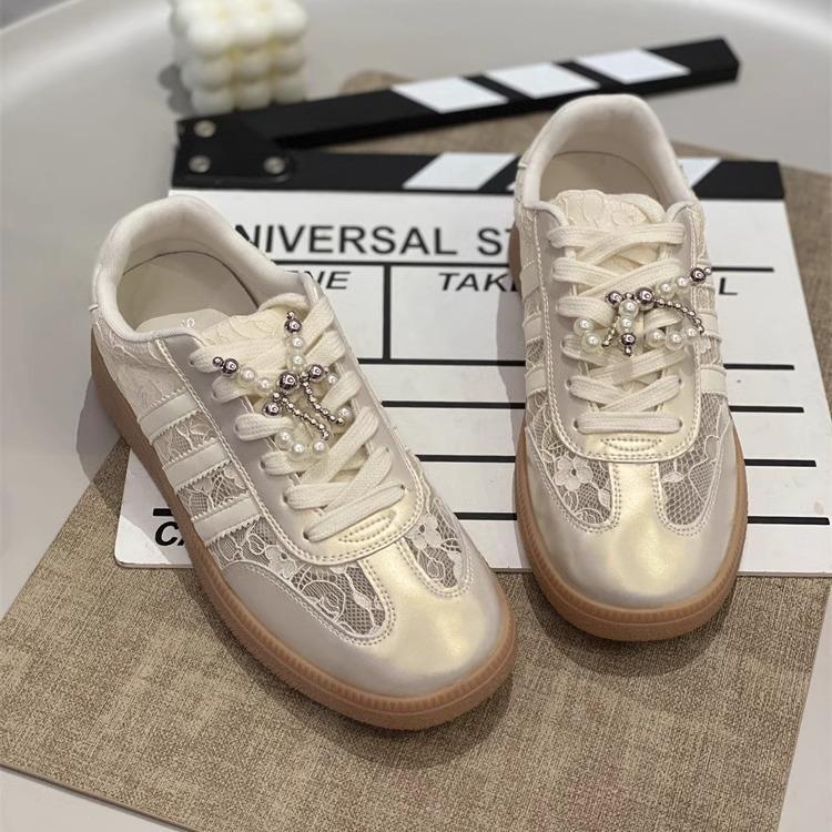 Autumn German training shoes women's mesh flat bottom soft sole pearl rhinestone versatile 2025 new board shoes comfortable, breathable and non-slip