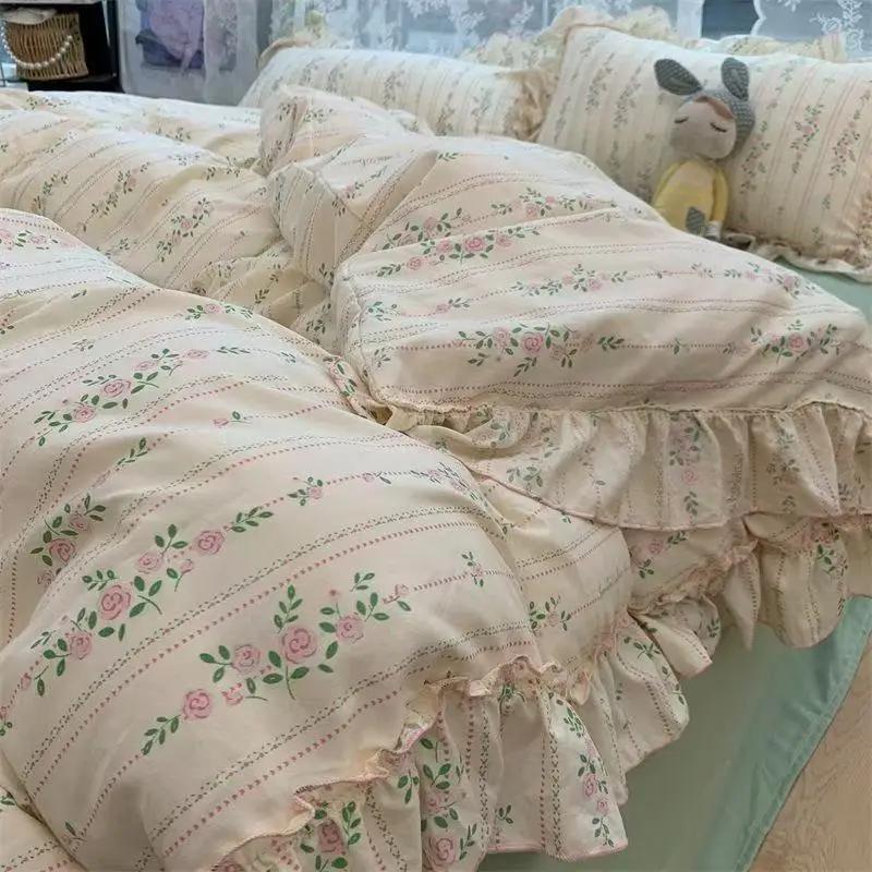 

Корейський стиль Принцеса Квітковий Комплект Постільної Білизни Прана Бавовна Вінтаж Французький Пасторальний Квіти Мереживні рюші Комплект Підковдри Наволочка 180x220 4pcs