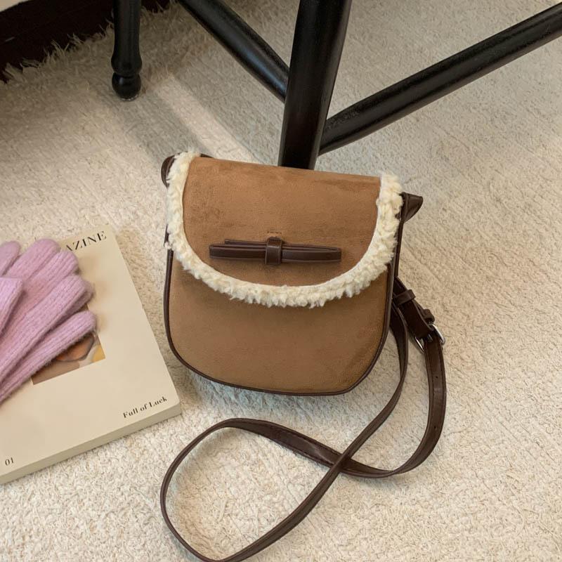 

Korean version of bow mobile phone bag women s 2025 new autumn and winter high-end niche versatile commuter shoulder messenger bag хаки