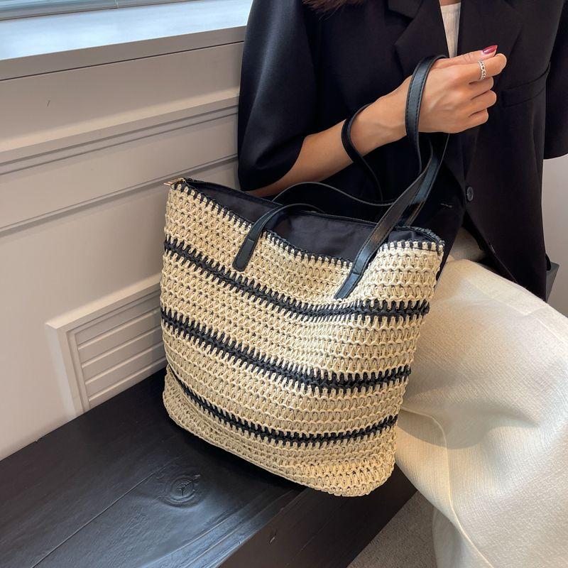 Women's Large-capacity Literary Striped Straw Bag Ethnic Style Shoulder Bag Tote Bag Handbag Vacation Beach Bag
