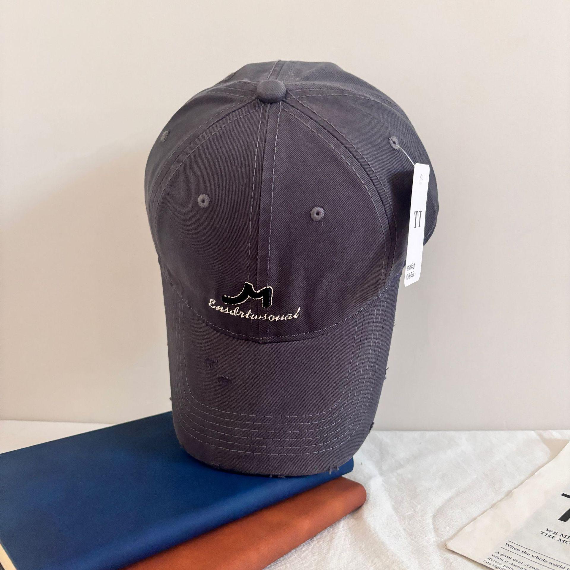 

Простая бейсболка с вышитыми буквами для мужчин и женщин, весенняя новинка, универсальная кепка для пары, небольшая солнцезащитная кепка M（56-58cm）