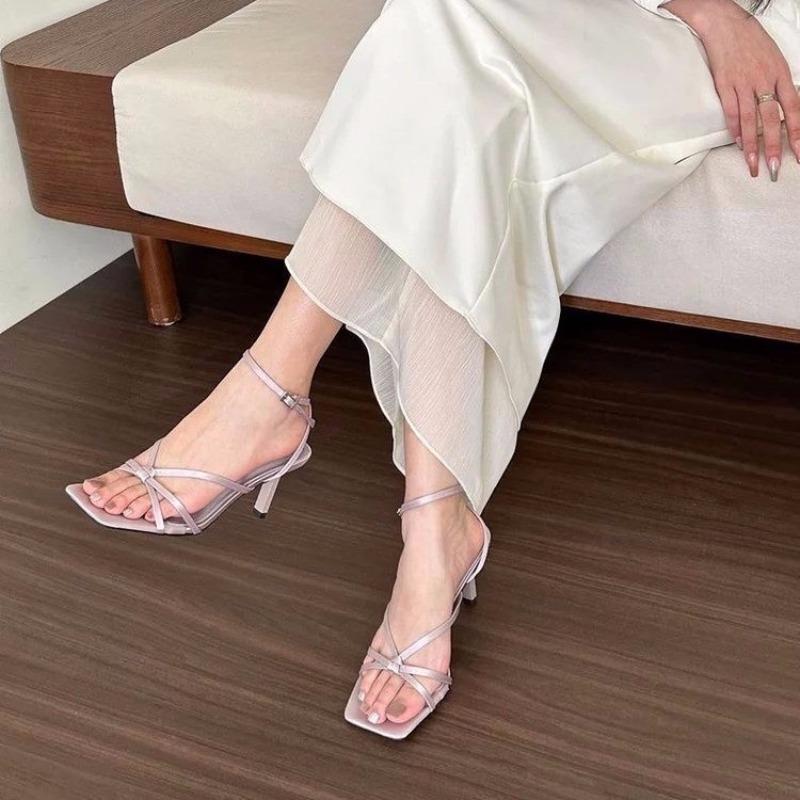 2025 Sandals Clear Heels Open Toe Black Shoes for Women Buckle Strap New Peep Beige Square Summer Girls Low High Comfort