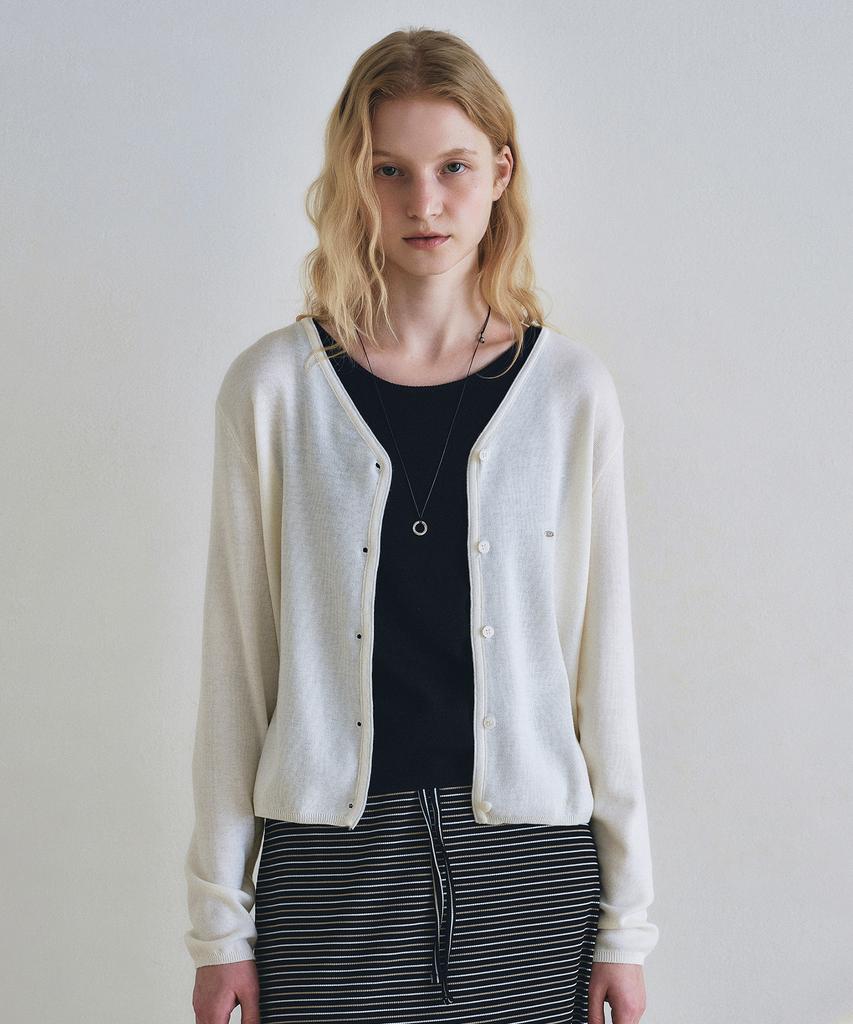 Loeil Basic V-Neck Knit Cardigan_Ivory