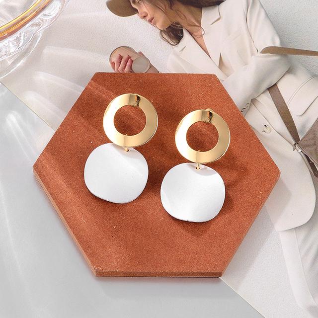 

Жіночі сережки Акрилові сережки-краплі для жінок Геометричне кільце Великі сережки Висячі білі сережки Модні прикраси