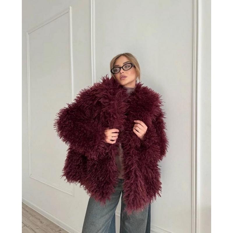 Cappotto Invernale Oversize da Donna in Ecopelliccia Bianca Soffice e Caldo