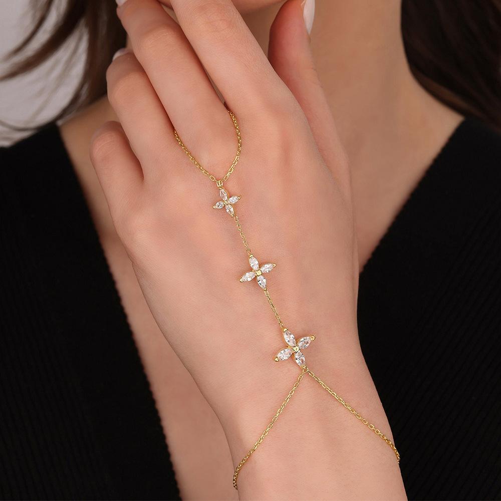 

Flower Connected Bracelet Rhinestone Hand Chain Simple Elegant Fashion Hand Jewelry for Women