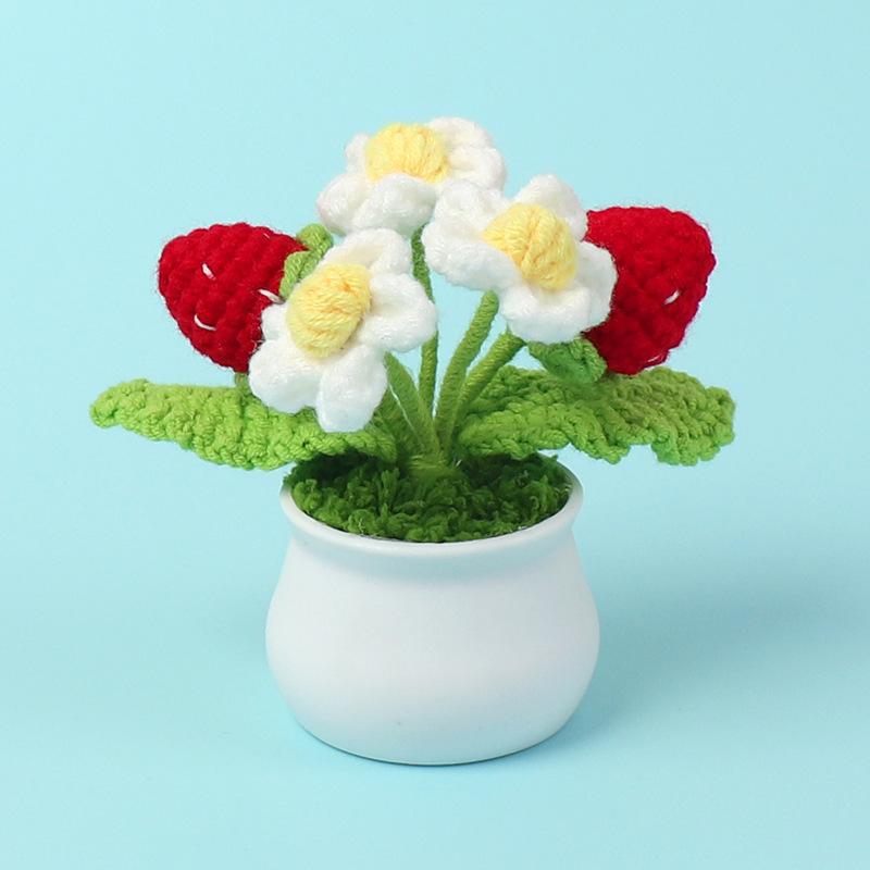Niedliche Erdbeer Häkelblume Kreative Strickblumen mit Topf-Kunstpflanze für Auto Bücherregal Deko Geschenk Erdbeerdeko
