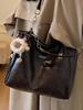 2025 Women's Retro Large Capacity Tote - Autumn/Winter Casual Versatile Commute Shoulder Bag