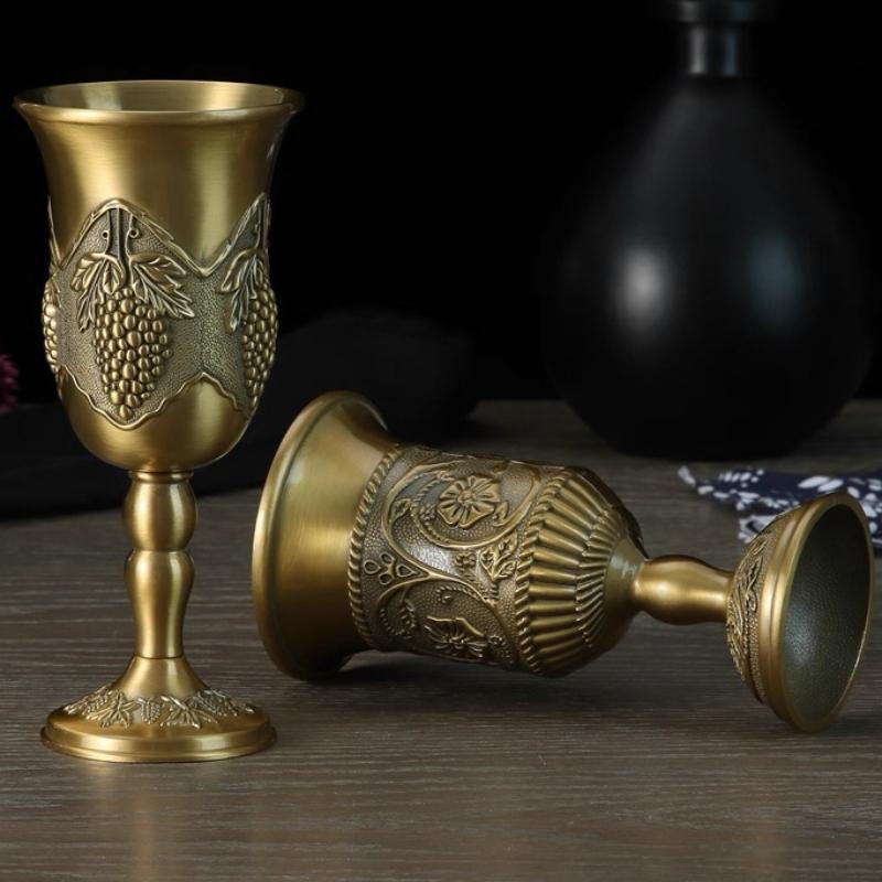 European-Style Vintage Wine Glasses,Carved Castle Texture Spirit Vodka Cup,Bronze Portable Spirits Goblet,Wedding Decoration