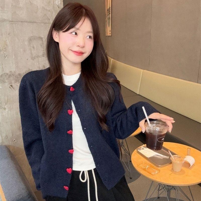 25 Year New Heart-shaped Button Sweater Cardigan Jacket for Women's Season Sweet and Spicy Lazy Style Niche Design Knitted Top
