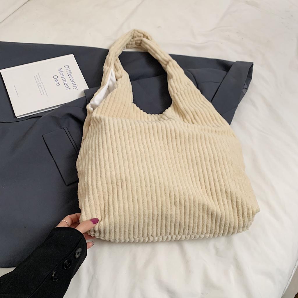 Korean ins temperament lady commuter velvet shoulder bag new literary and artistic style college student class tote bag