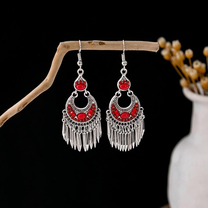 Bohemian fringed turquoise earrings, retro few earrings, personalized temperament earrings.