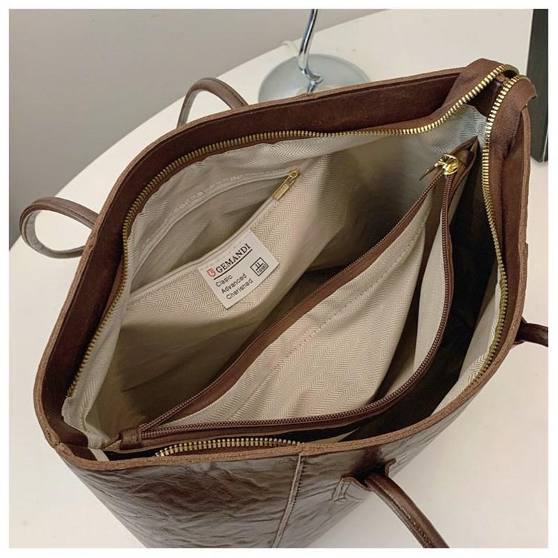 Korean version of fashionable large-capacity tote bag women's 2025 new simple casual shoulder bag commuter versatile portable women's bag