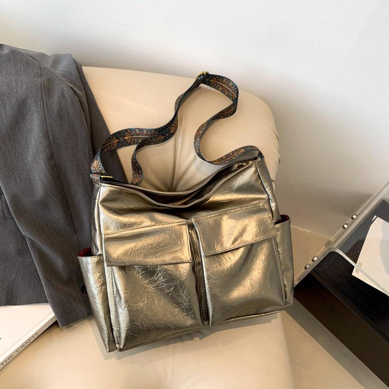 Commuter Large Capacity Tote Bag 2025 New Retro Shoulder Bag Trendy Portable Messenger Bag