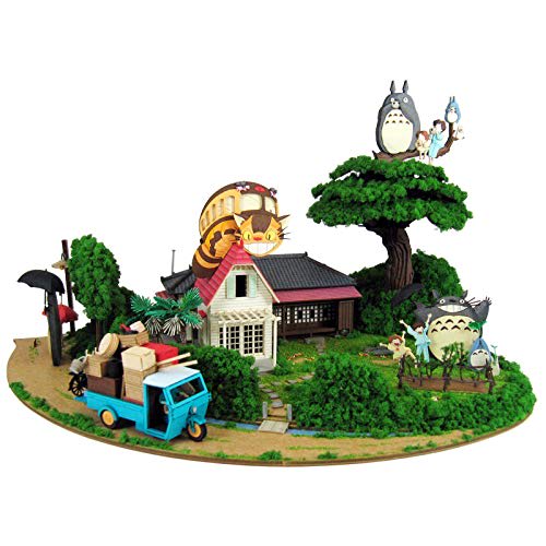 Sankei Studio Ghibli Series My Neighbor Totoro Diorama with Totoro, Paper Craft MK07-35