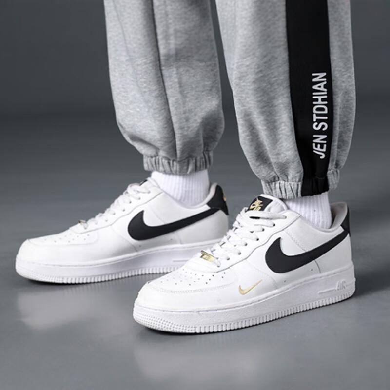 Jeanswest Men's Color Block Loose Fit Jogger Sweatpants