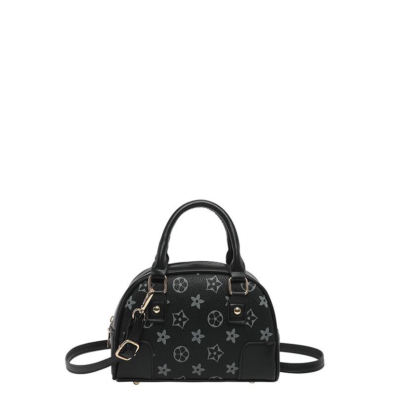 Fashion printed bag women s spring summer new handbag texture retro shoulder oblique span women s pillow bag чёрный