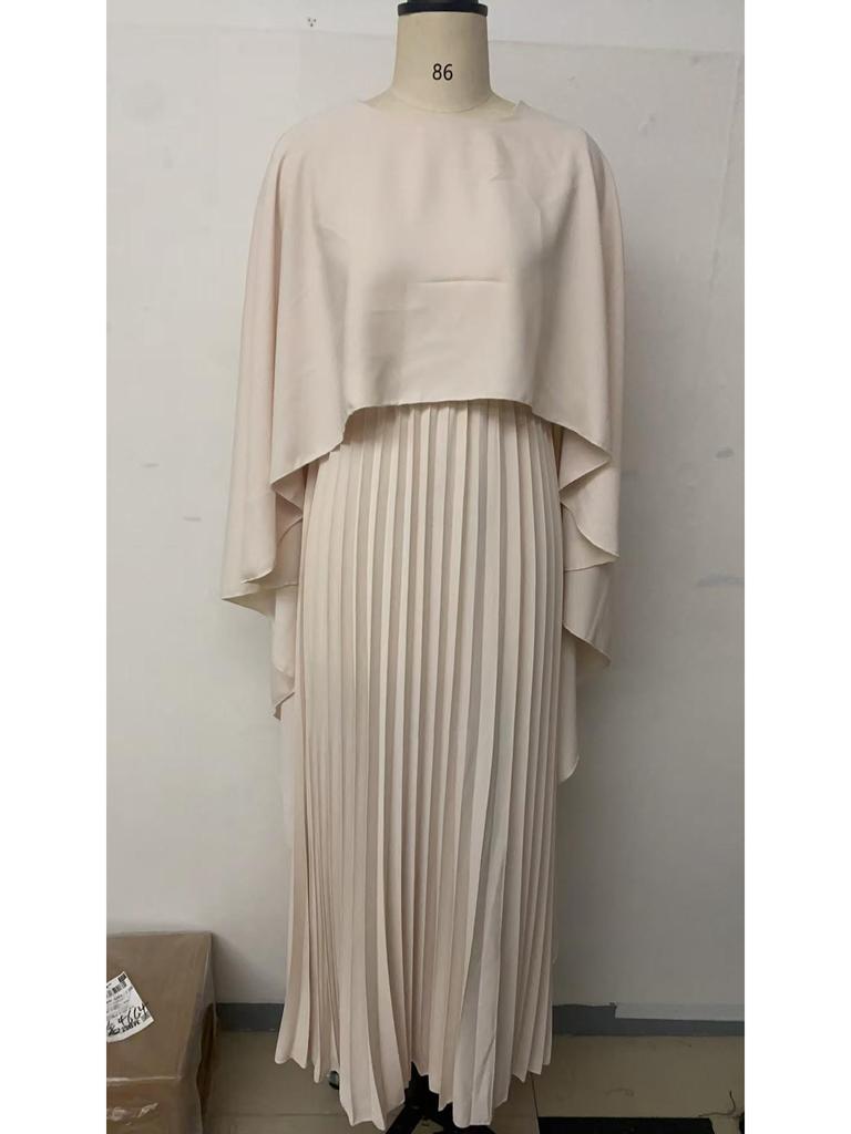 2024 Evropská a americká móda Volný netopýří rukáv Plisované Nepravidelné Elegantní Dlouhé šaty