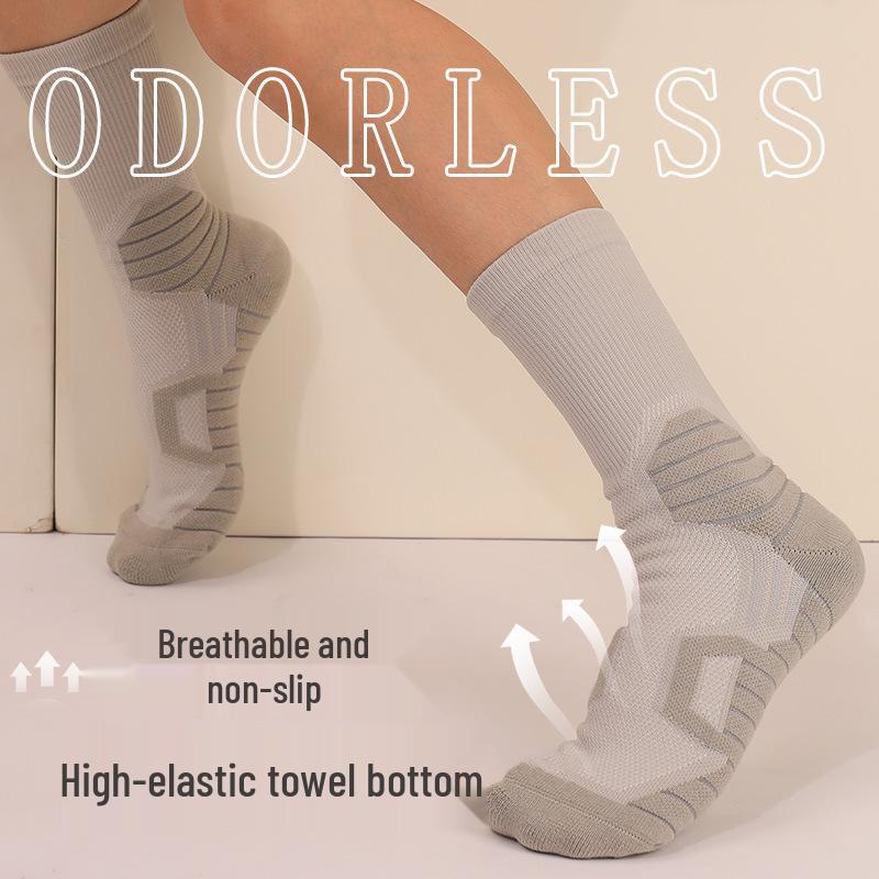 Men's Elite Summer Basketball Socks: Thick Terry, Mid-Calf, Non-Slip, Breathable, for Running and Sports.