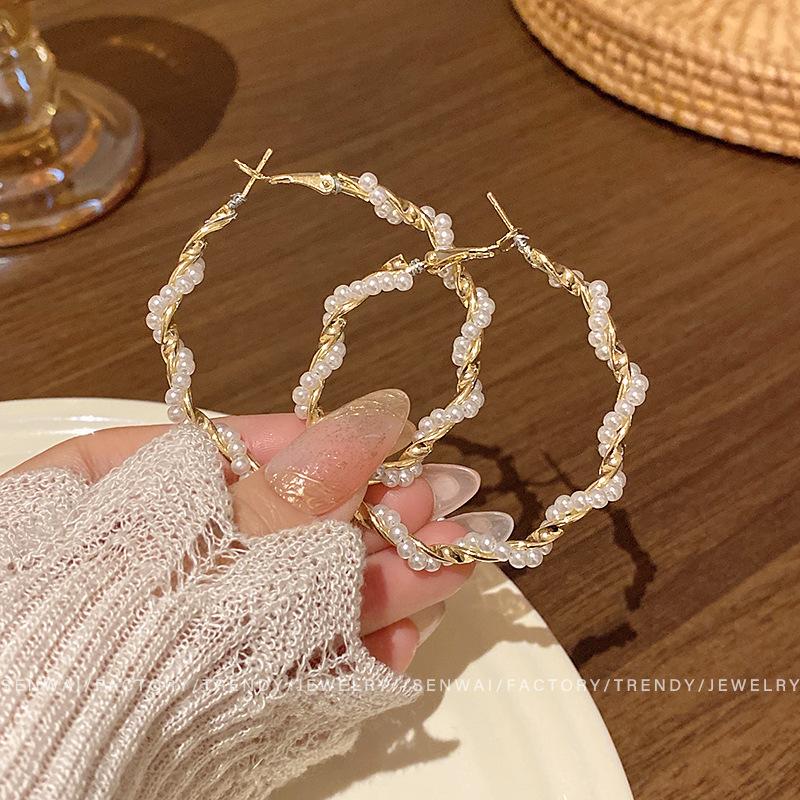 Серьги-кольца с жемчугом в обмотке Женские Модные серьги в гонконгском стиле Серьги с темпераментом Универсальные серьги с индивидуальностью