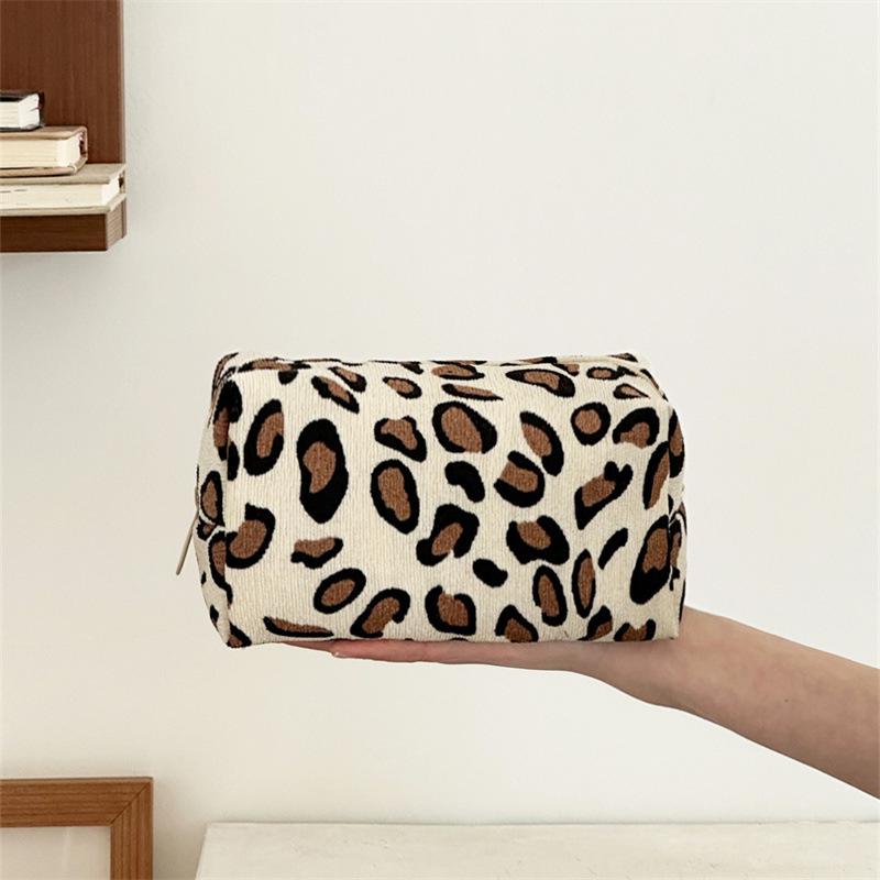 Leopard Print Travel Cosmetic Bag with Thickened Storage, Convenient Hand-Held Design for Toiletries