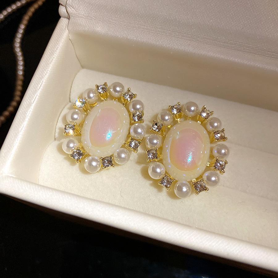 Silver Needle Diamond Pearl Oval Earrings French Retro Court Style Temperament Earrings Light Luxury Premium Earrings Women