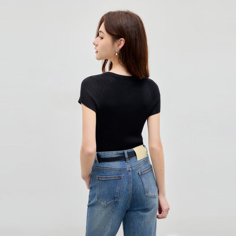 Women's V-Neck Slim Fit Short Sleeve Knit Top