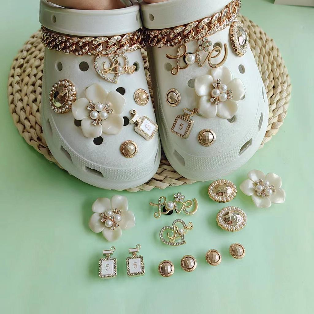 New DIY hole shoes decorative buckle small fragrant plum blossom pearl love LOVE shoe buckle removable rhinestone chain