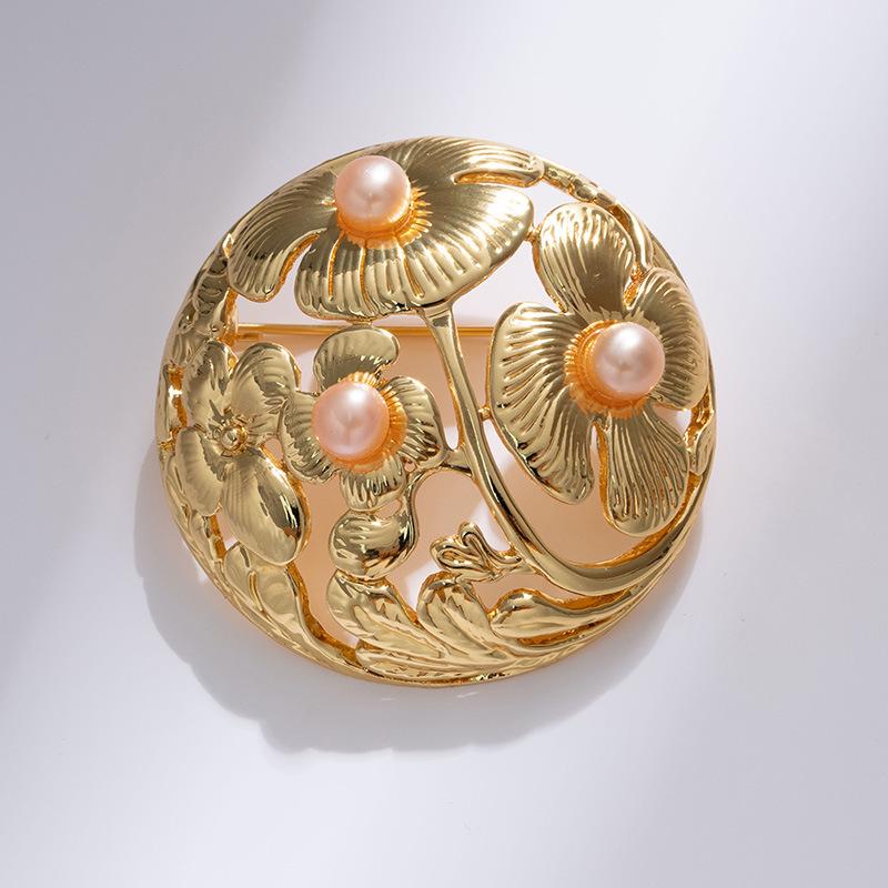 Bo Xin Yun Vintage Style Lotus Leaf Brooch with Freshwater Pearl