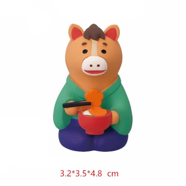 Japanese New Year Horse Zodiac Miniature: Cat Zakka Resin Craft Desktop Ornament