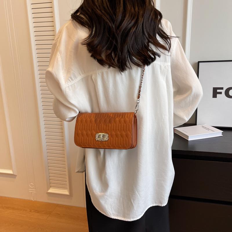 

Summer new fashion simple women s bag casual trend embroidered thread chain pleated bag solid color shoulder messenger bag чёрный