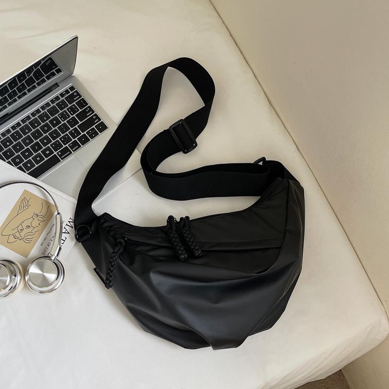 

High-value casual new messenger bag women s 2025 commuting large-capacity fashion sports dumpling bag going out shoulder bag